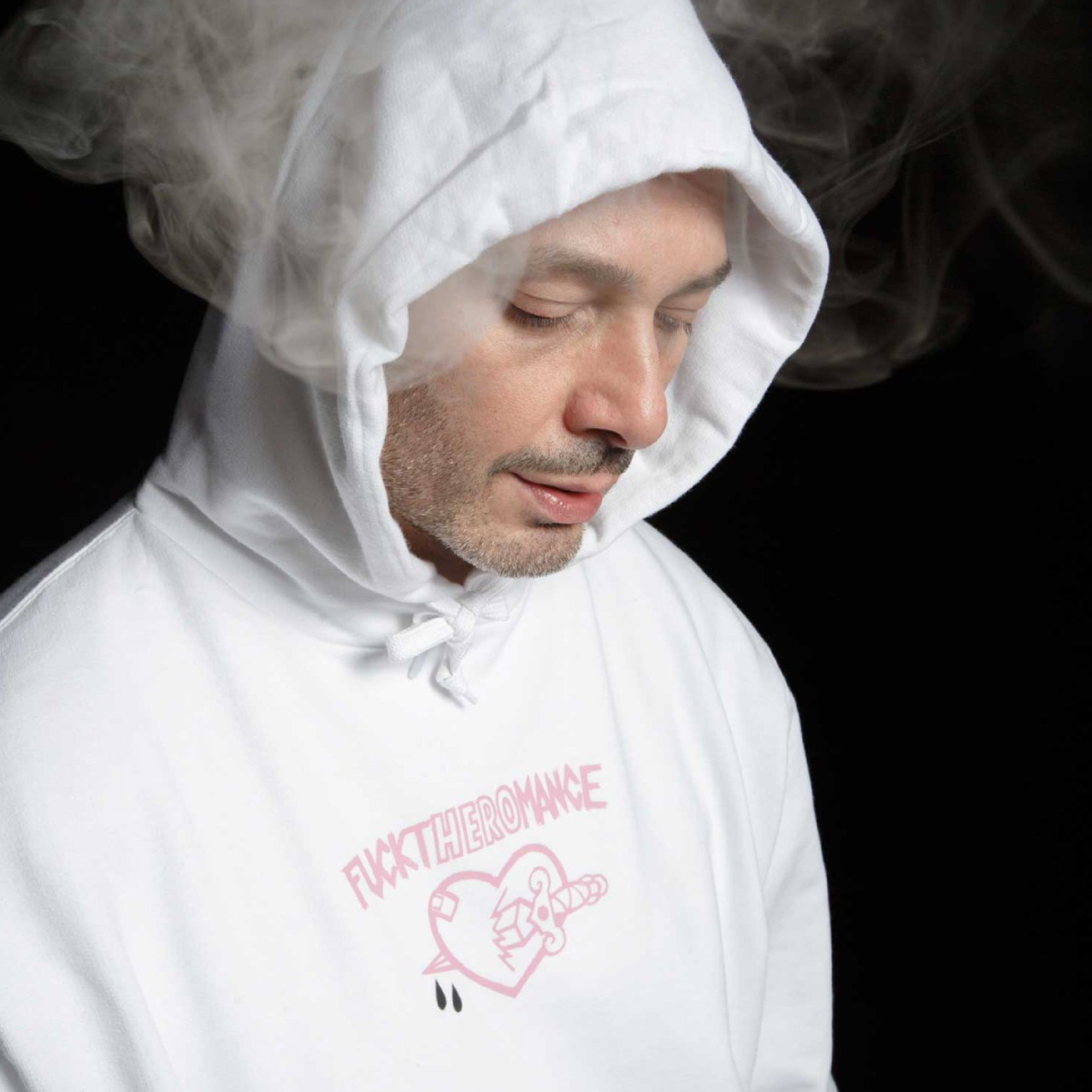 FUCKTHEROMANCE by FABRI FIBRA è fuori ora!