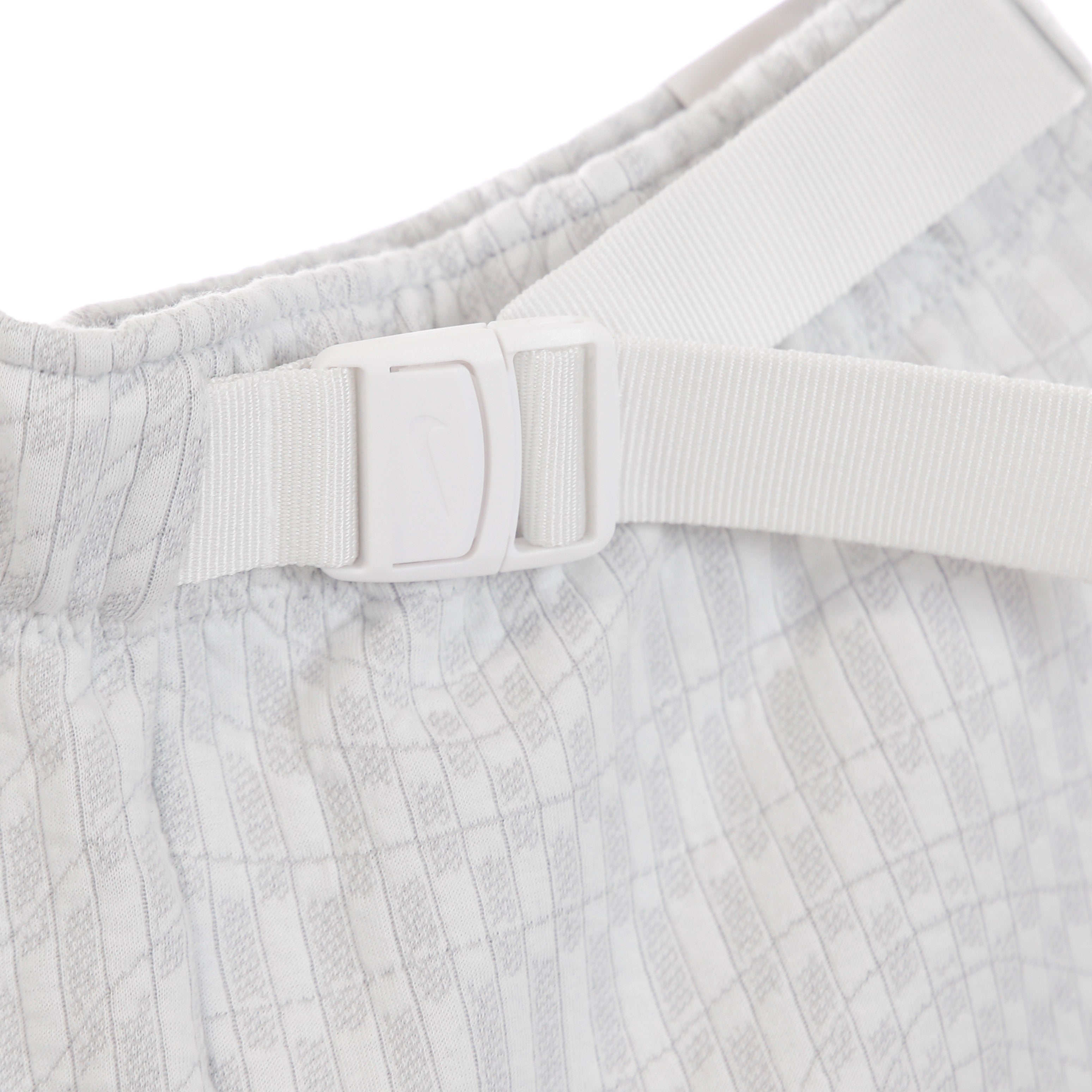 Nike, Pantalone Corto Donna W Sportswear Tech Pack Short All Over Jacquard High Rise, 