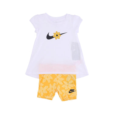 Nike, Set T-shirt+pantaloncino Bambina Sport Daisy Bike Short Set, University Gold