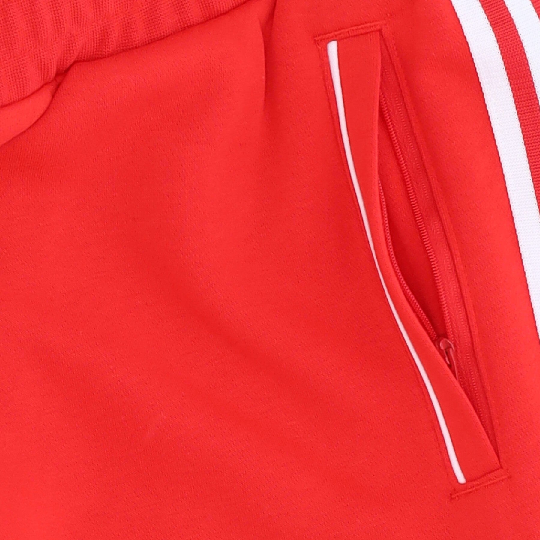 Adidas, Pantalone Corto Tuta Felpato Uomo Fleece Short, 