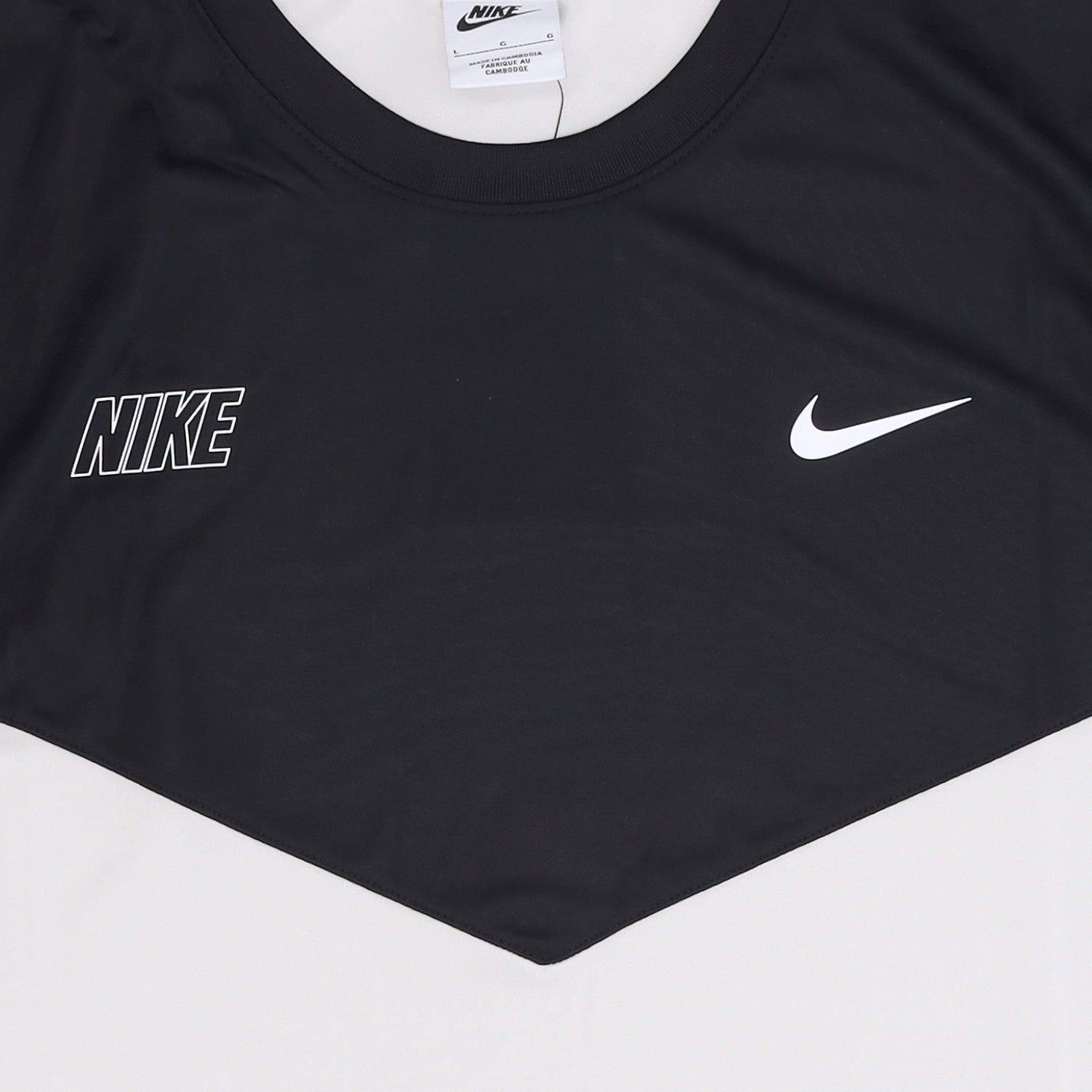 Nike, Maglietta Uomo Sportswear Repeat Sw Pk Tee, 