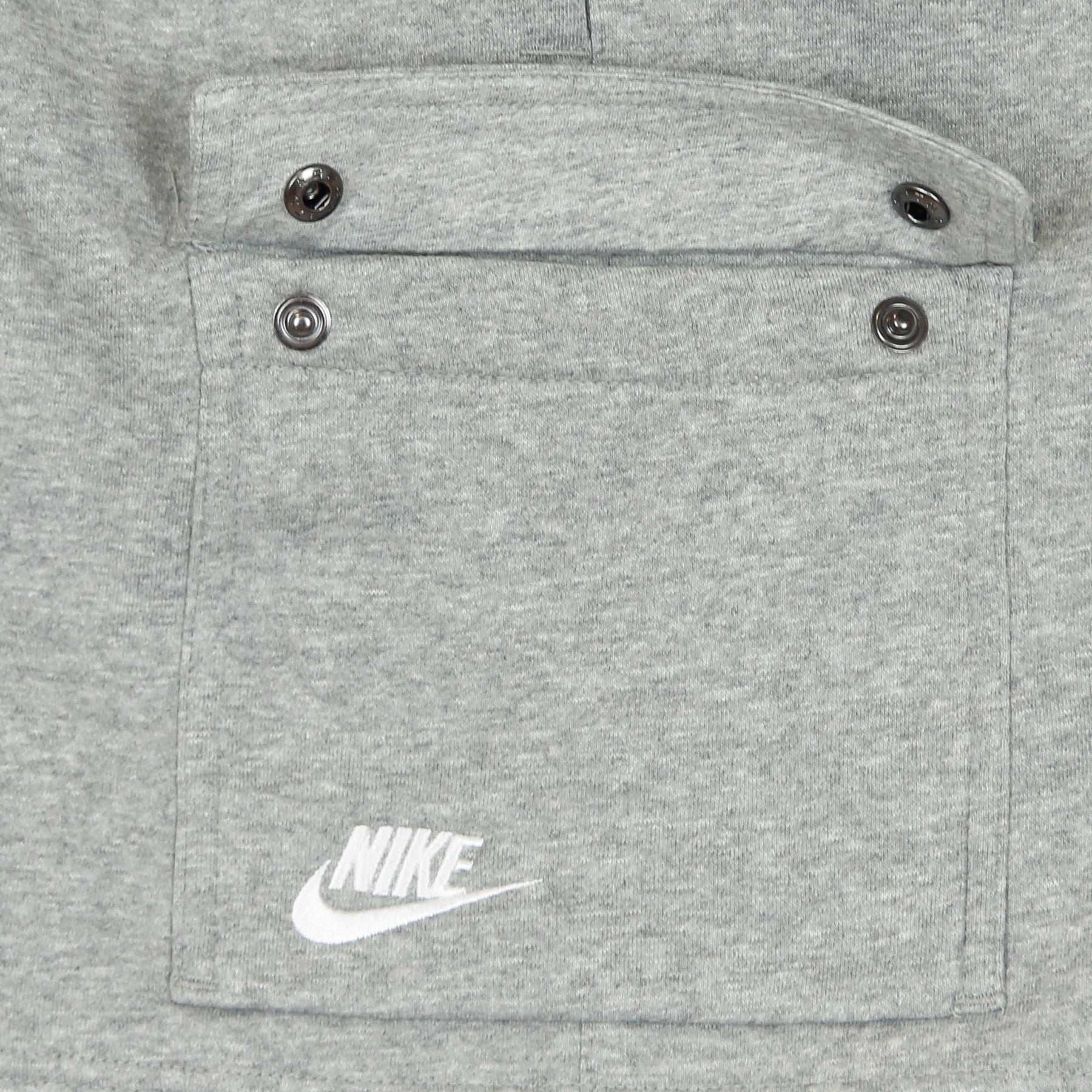 Pantalone Corto Tuta Felpato Uomo M Sportswear Club Basketball Cargo Short Dk Grey Heather/matte Silver/white CZ9956